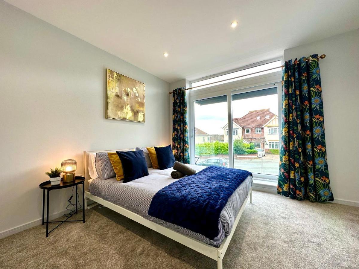 Stunning Brand New House - Sleeps 6 - Free Parking - Great Location - Fast Wifi - Smart Tv - Close To Poole & Bournemouth & Sandbanks Екстериор снимка