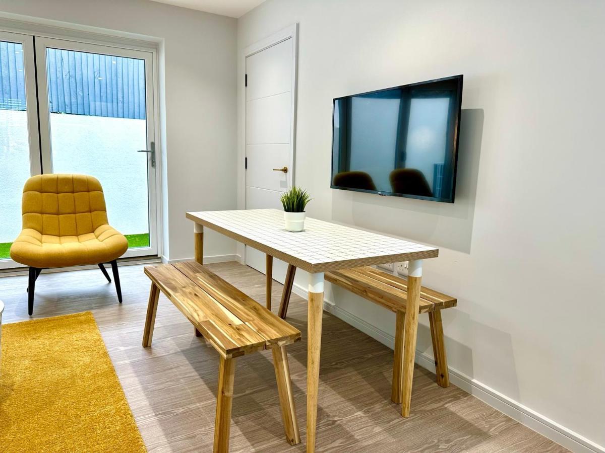Stunning Brand New House - Sleeps 6 - Free Parking - Great Location - Fast Wifi - Smart Tv - Close To Poole & Bournemouth & Sandbanks Екстериор снимка